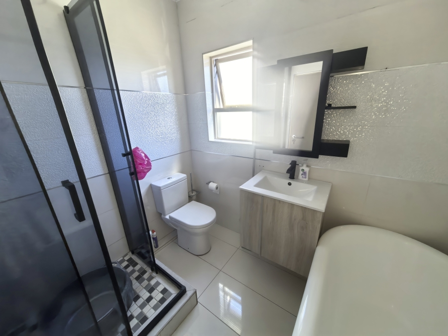 2 Bedroom Property for Sale in Sunninghill Gauteng