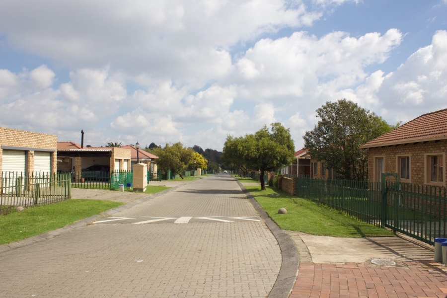 3 Bedroom Property for Sale in Rhodesfield Gauteng