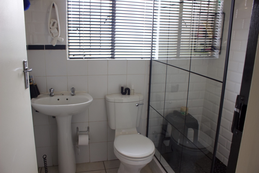 3 Bedroom Property for Sale in Rhodesfield Gauteng