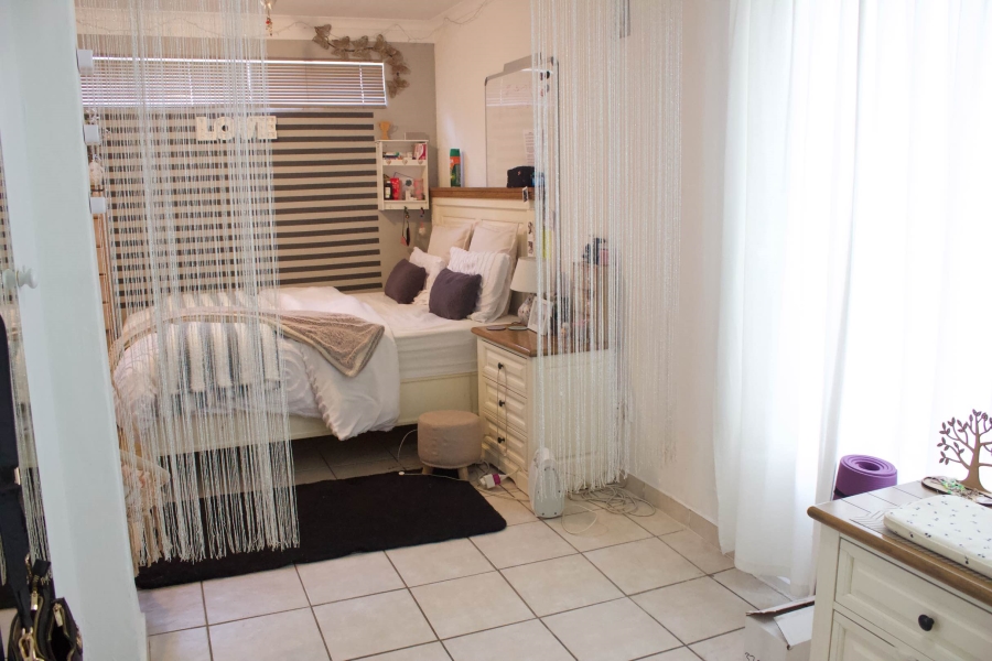 3 Bedroom Property for Sale in Rhodesfield Gauteng