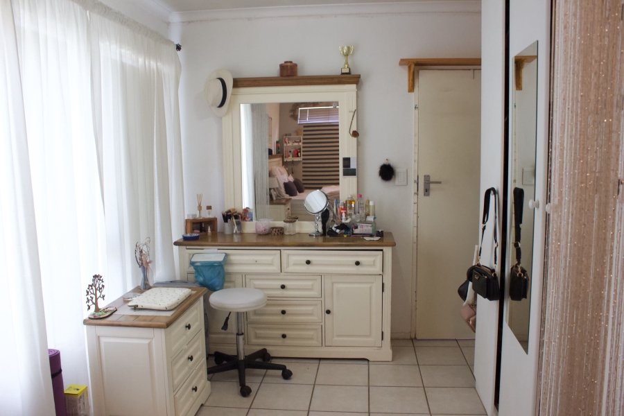 3 Bedroom Property for Sale in Rhodesfield Gauteng