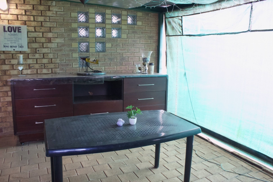 3 Bedroom Property for Sale in Rhodesfield Gauteng