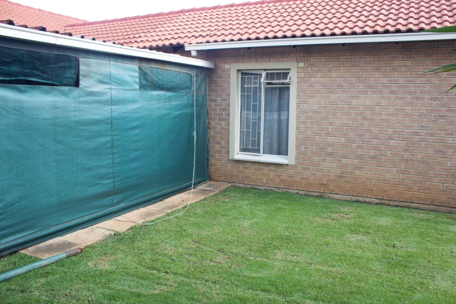 3 Bedroom Property for Sale in Rhodesfield Gauteng