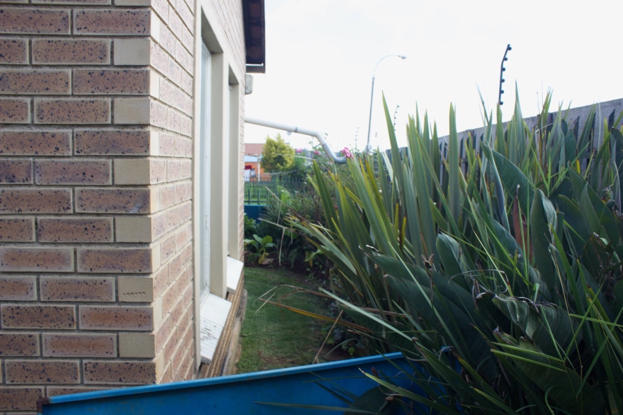 3 Bedroom Property for Sale in Rhodesfield Gauteng