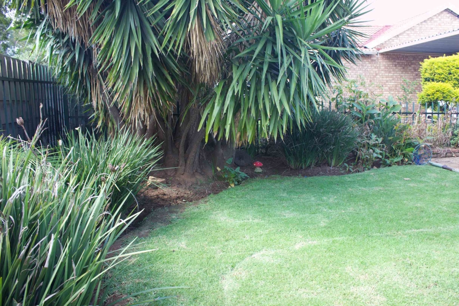 3 Bedroom Property for Sale in Rhodesfield Gauteng