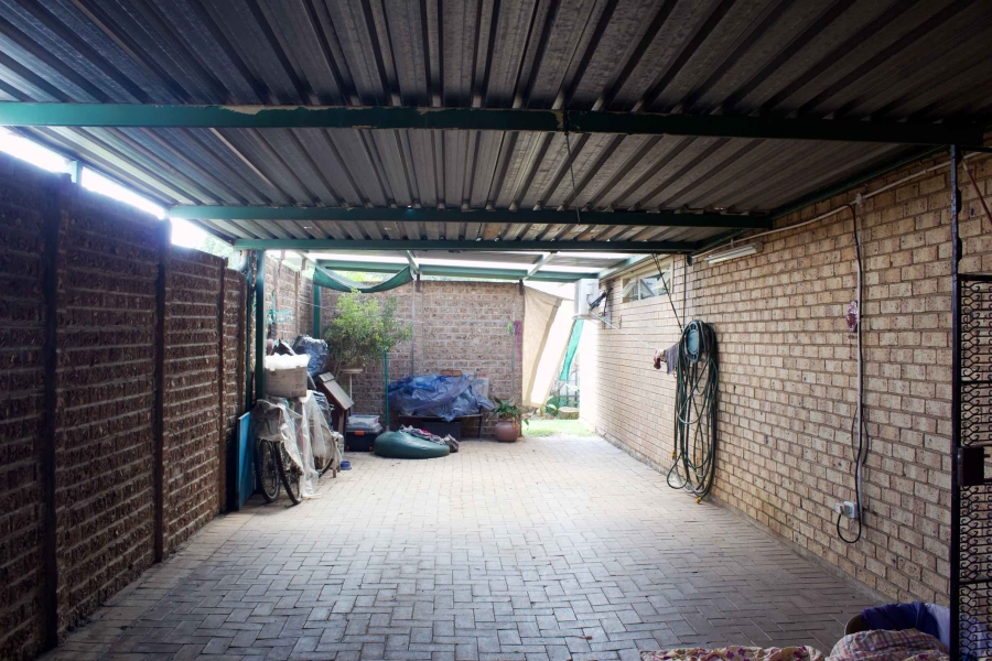 3 Bedroom Property for Sale in Rhodesfield Gauteng