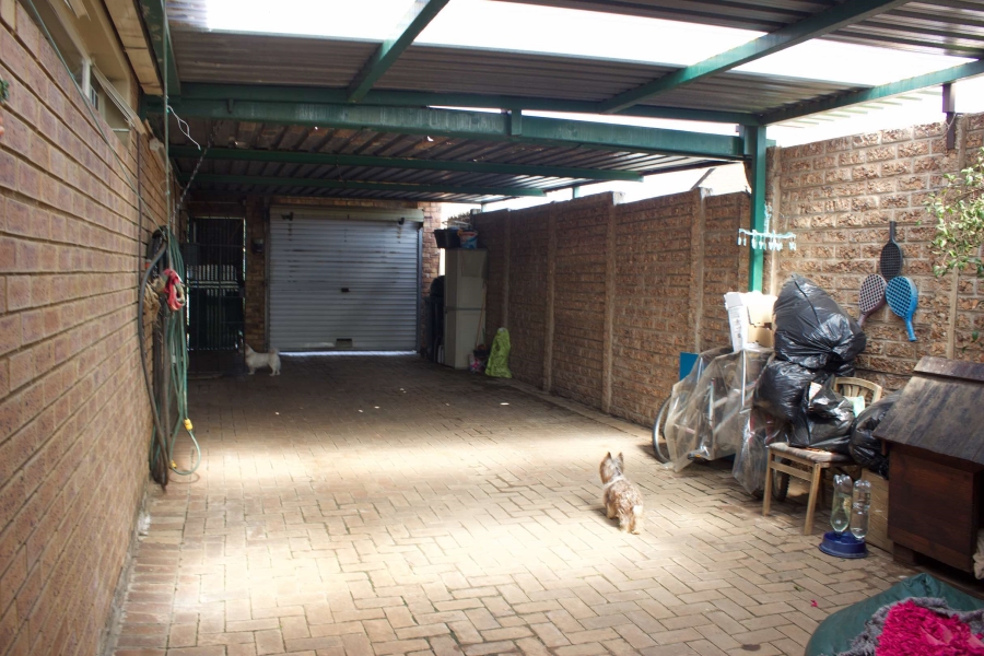 3 Bedroom Property for Sale in Rhodesfield Gauteng