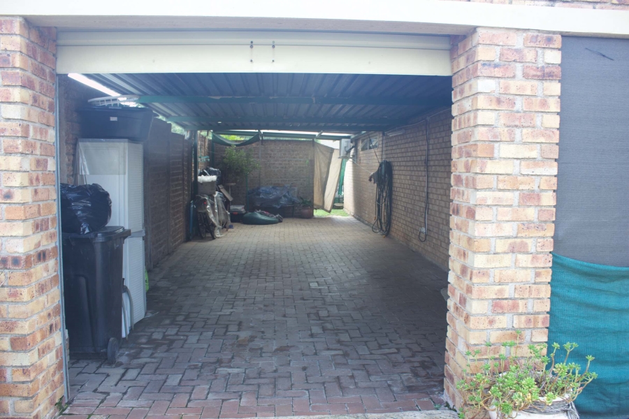 3 Bedroom Property for Sale in Rhodesfield Gauteng