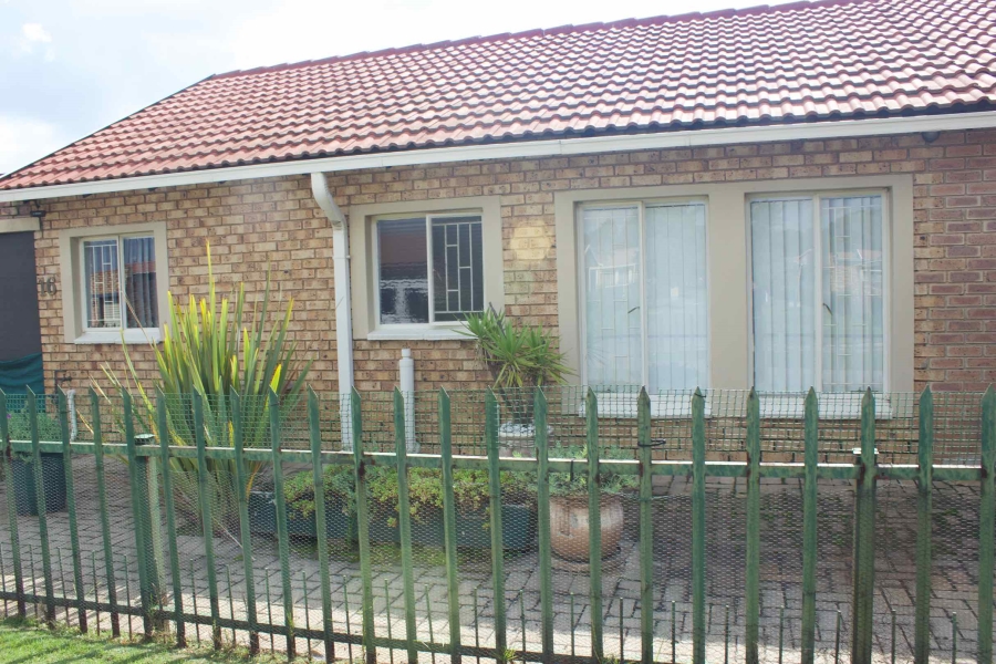 3 Bedroom Property for Sale in Rhodesfield Gauteng