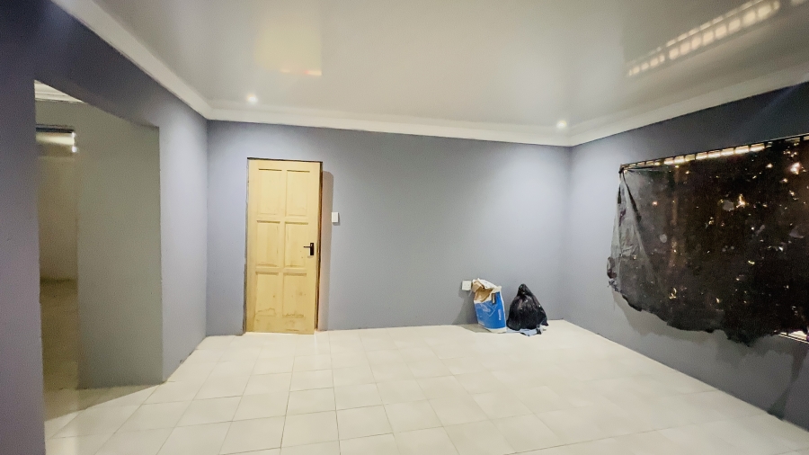 2 Bedroom Property for Sale in Tsakane Gauteng