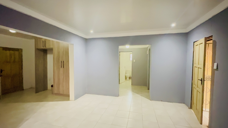2 Bedroom Property for Sale in Tsakane Gauteng