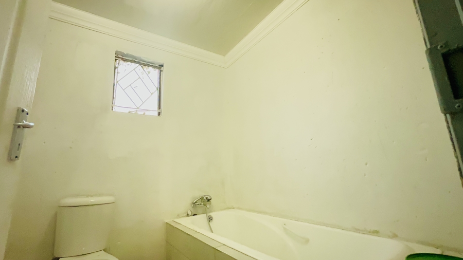 2 Bedroom Property for Sale in Tsakane Gauteng