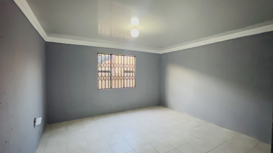 2 Bedroom Property for Sale in Tsakane Gauteng