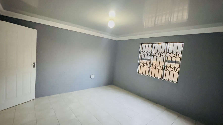 2 Bedroom Property for Sale in Tsakane Gauteng