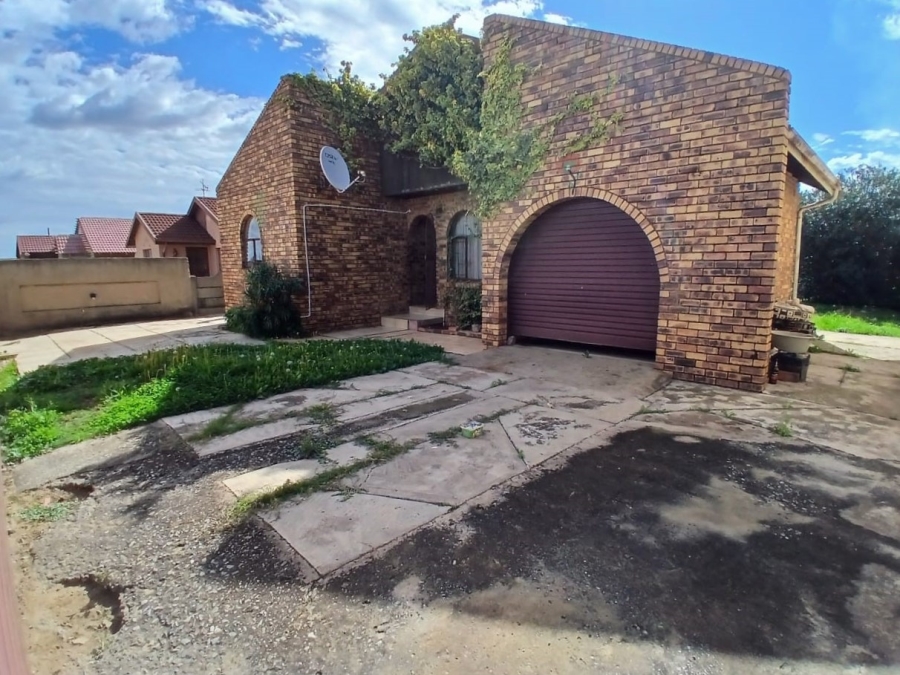 3 Bedroom Property for Sale in Sebokeng Zone 17 Gauteng