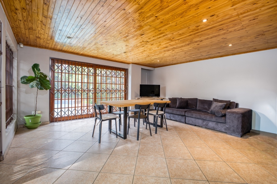 5 Bedroom Property for Sale in Linden Gauteng