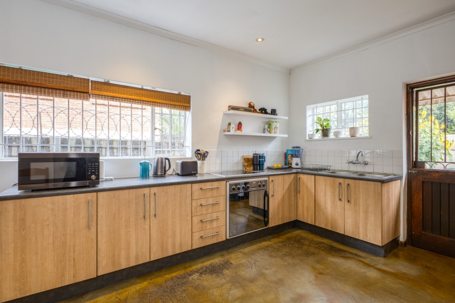 5 Bedroom Property for Sale in Linden Gauteng