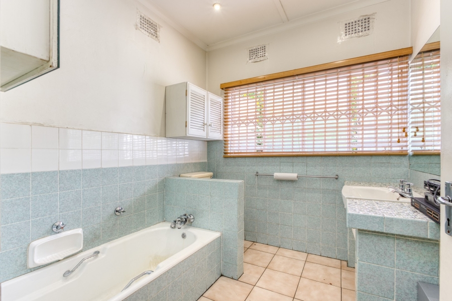 5 Bedroom Property for Sale in Linden Gauteng