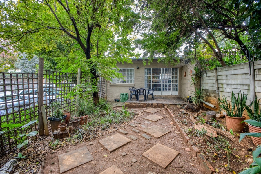 5 Bedroom Property for Sale in Linden Gauteng
