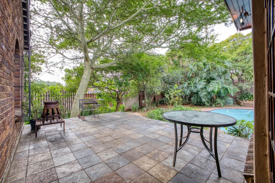 5 Bedroom Property for Sale in Linden Gauteng