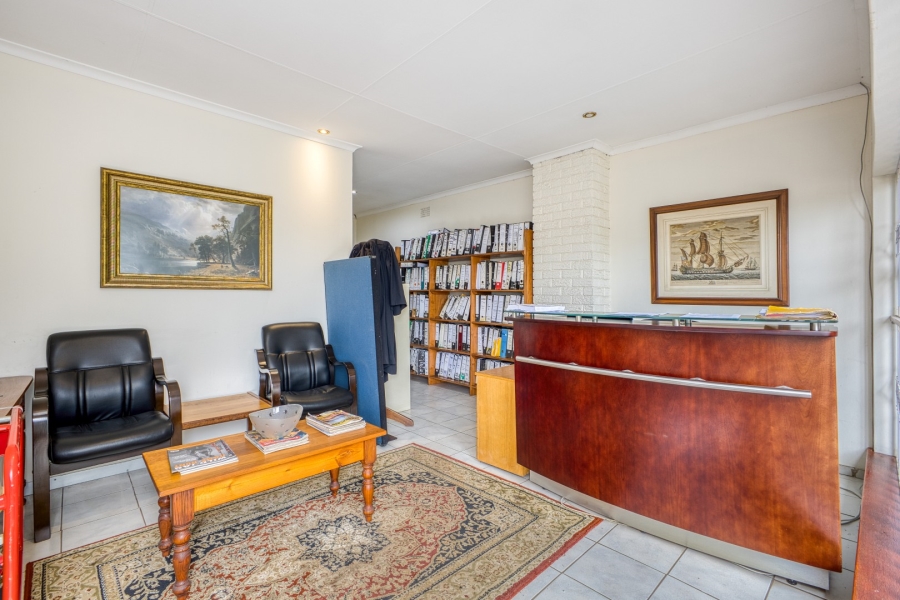 5 Bedroom Property for Sale in Linden Gauteng