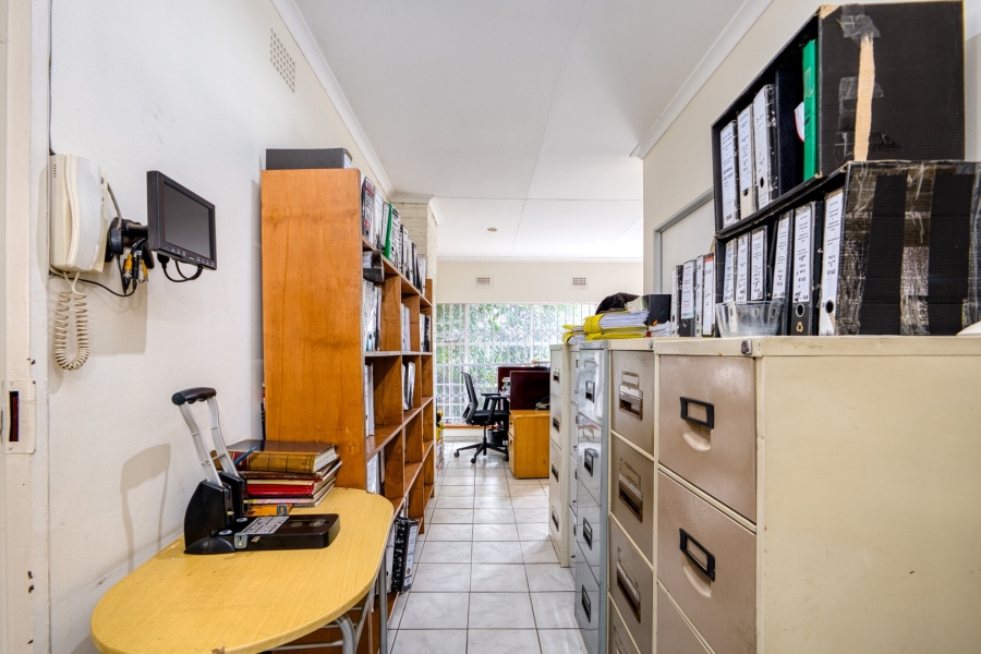 5 Bedroom Property for Sale in Linden Gauteng