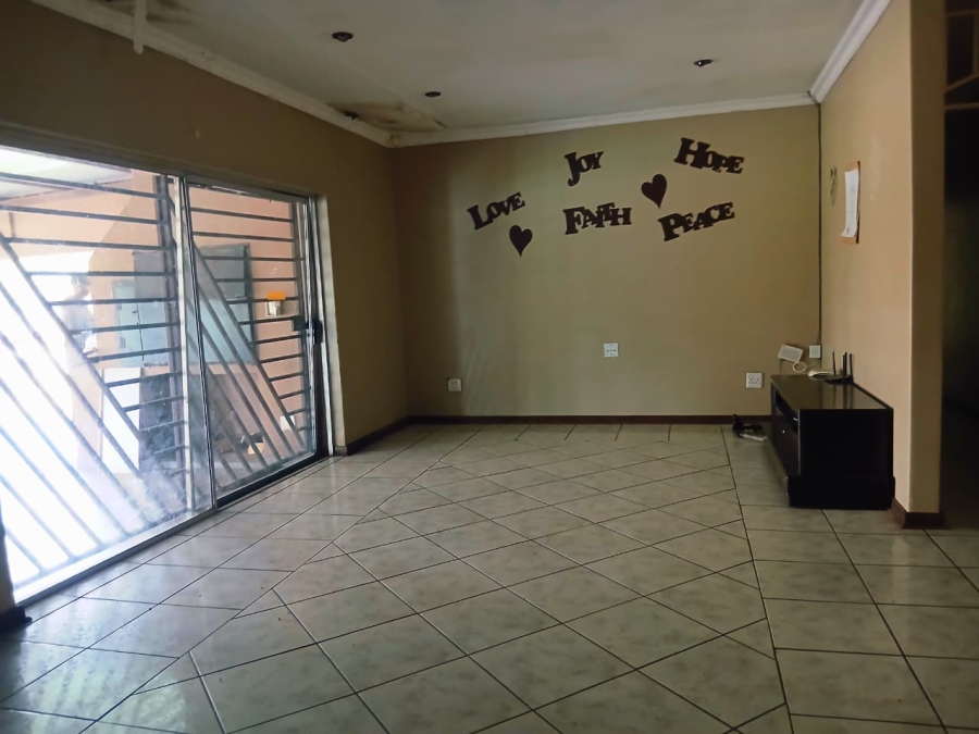 4 Bedroom Property for Sale in Three Rivers Gauteng