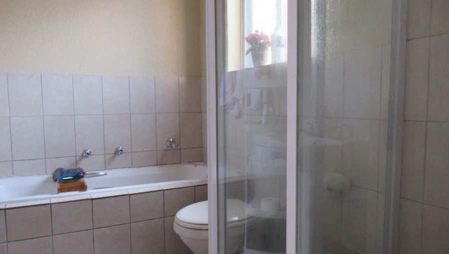 1 Bedroom Property for Sale in Willowbrook Gauteng