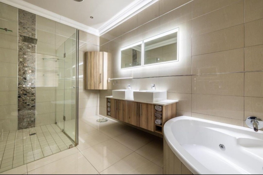 4 Bedroom Property for Sale in Blue Valley Golf Estate Gauteng