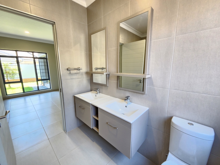 3 Bedroom Property for Sale in Waterkloof Marina Retirement Estate Gauteng