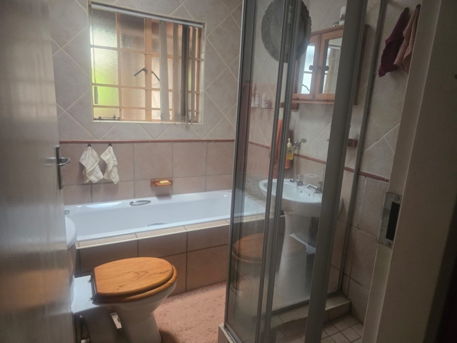 4 Bedroom Property for Sale in Doornpoort Gauteng