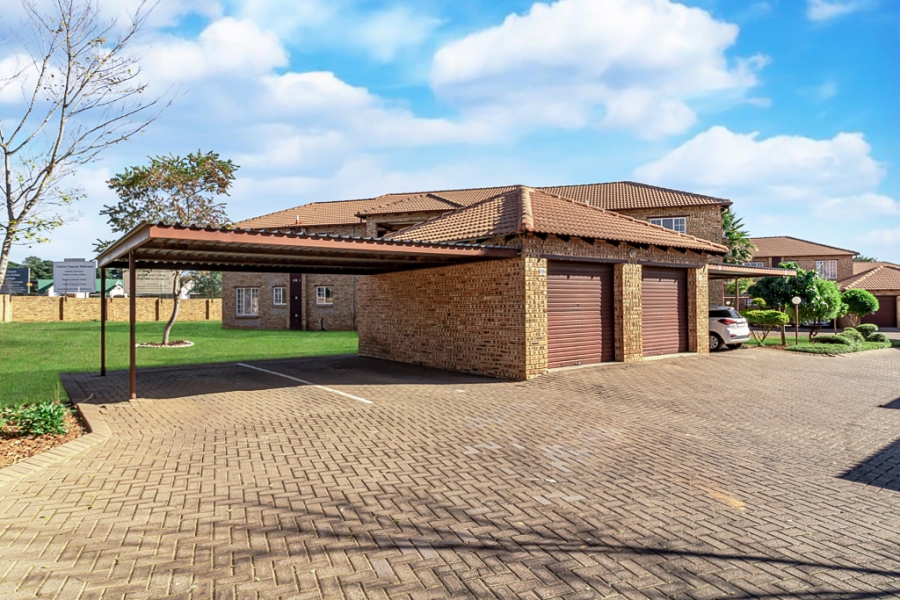2 Bedroom Property for Sale in Carlswald Gauteng