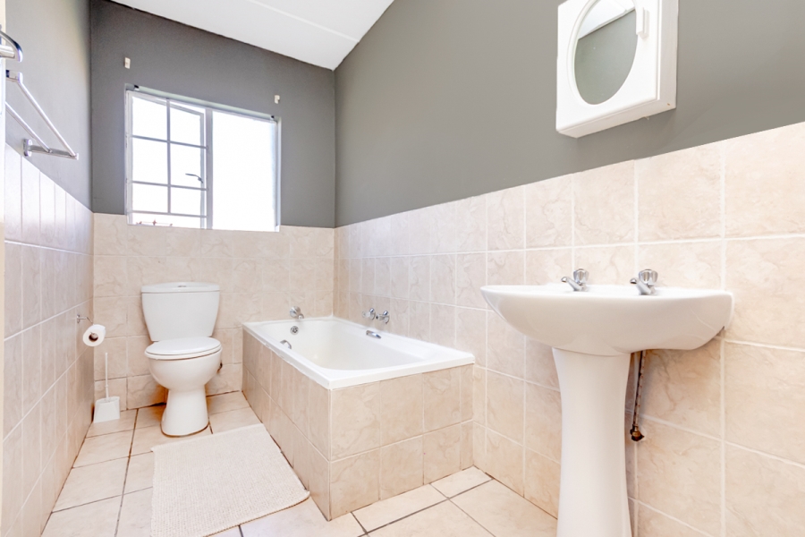 2 Bedroom Property for Sale in Carlswald Gauteng