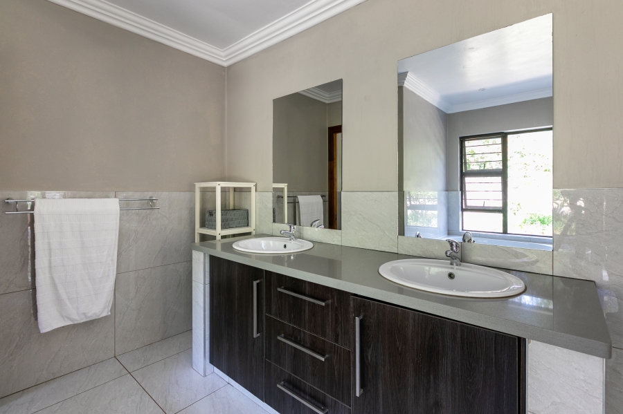 4 Bedroom Property for Sale in Chartwell Gauteng