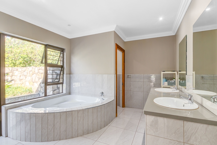 4 Bedroom Property for Sale in Chartwell Gauteng