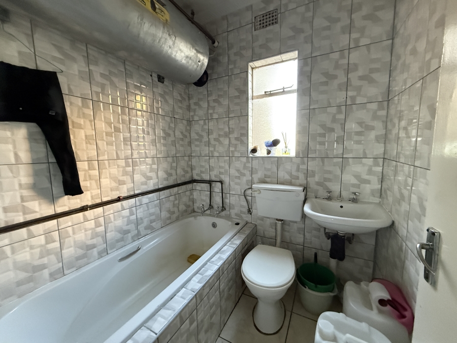 2 Bedroom Property for Sale in Fleurhof Gauteng