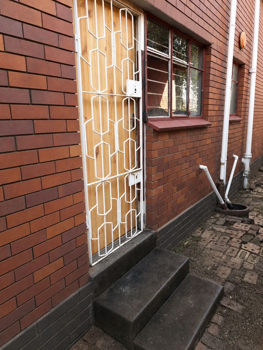 2 Bedroom Property for Sale in Towerby Gauteng
