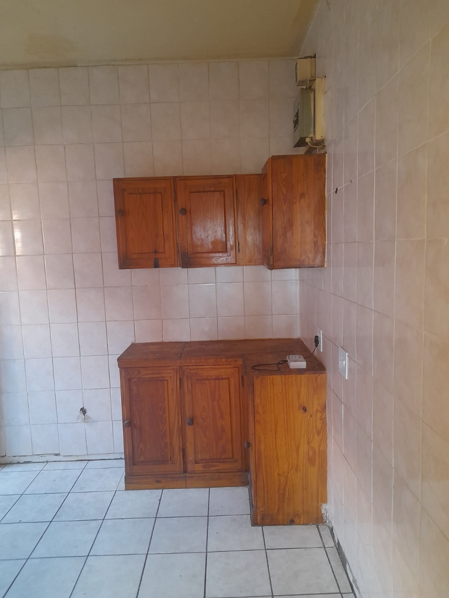 2 Bedroom Property for Sale in Towerby Gauteng
