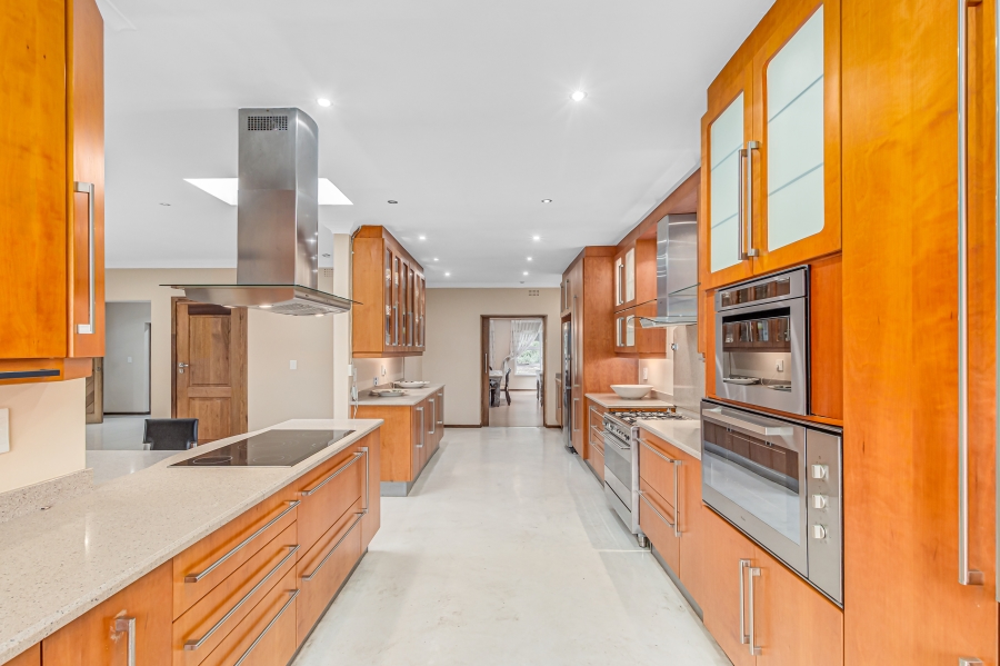 5 Bedroom Property for Sale in Sunninghill Gauteng