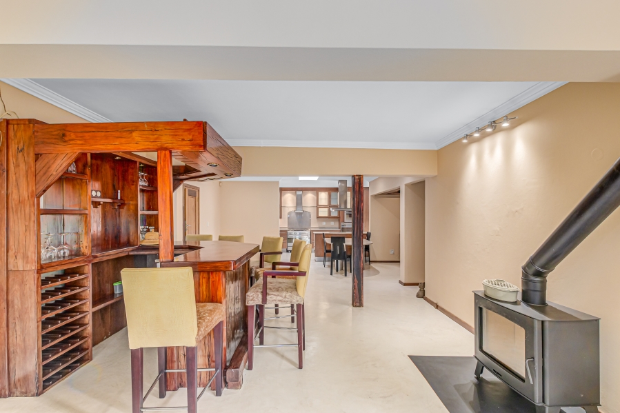 5 Bedroom Property for Sale in Sunninghill Gauteng