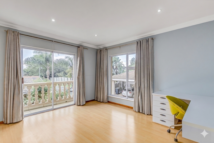 5 Bedroom Property for Sale in Sunninghill Gauteng