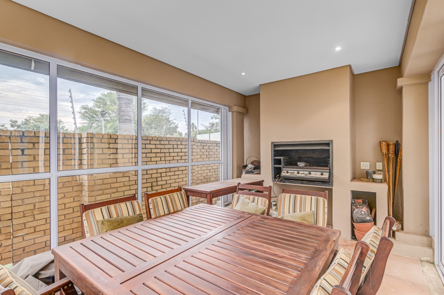 5 Bedroom Property for Sale in Sunninghill Gauteng