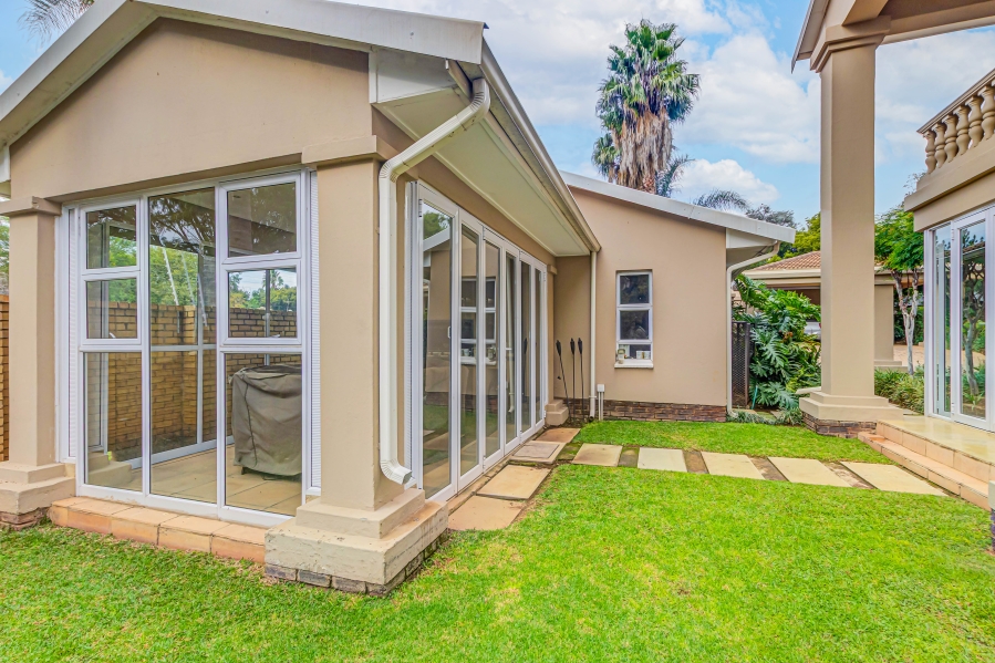 5 Bedroom Property for Sale in Sunninghill Gauteng