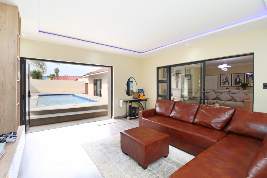 4 Bedroom Property for Sale in Lambton Gauteng