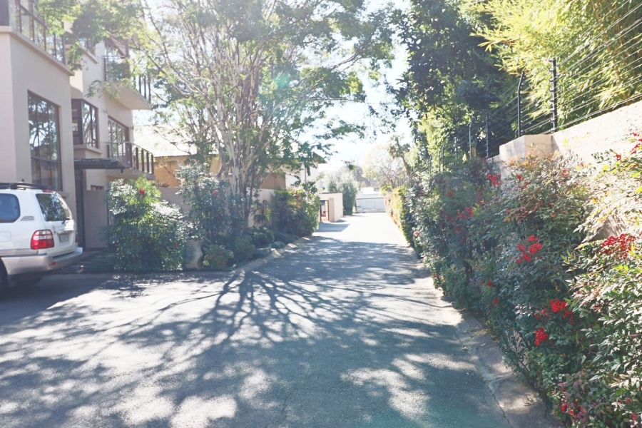 To Let 5 Bedroom Property for Rent in Bryanston Gauteng