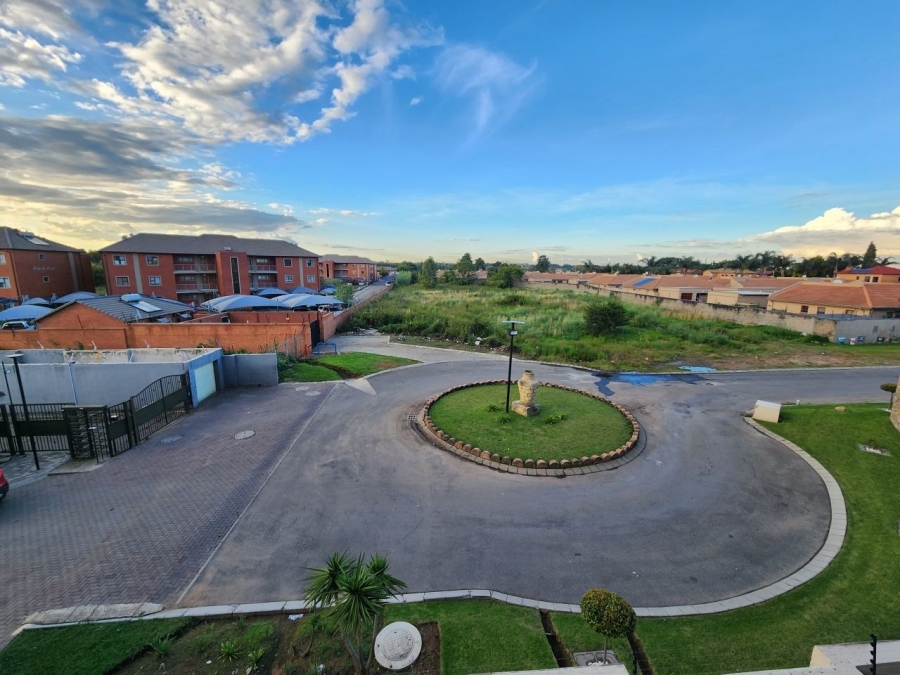2 Bedroom Property for Sale in Bardene Gauteng