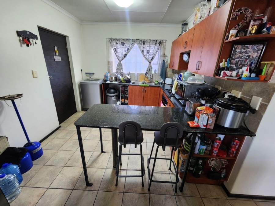 2 Bedroom Property for Sale in Bardene Gauteng