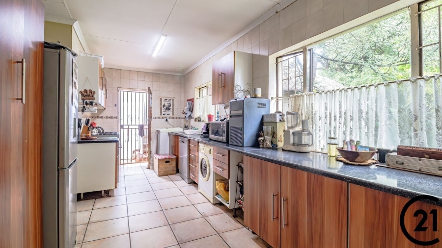 3 Bedroom Property for Sale in Crystal Park Gauteng