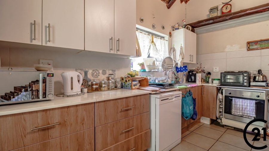 3 Bedroom Property for Sale in Crystal Park Gauteng