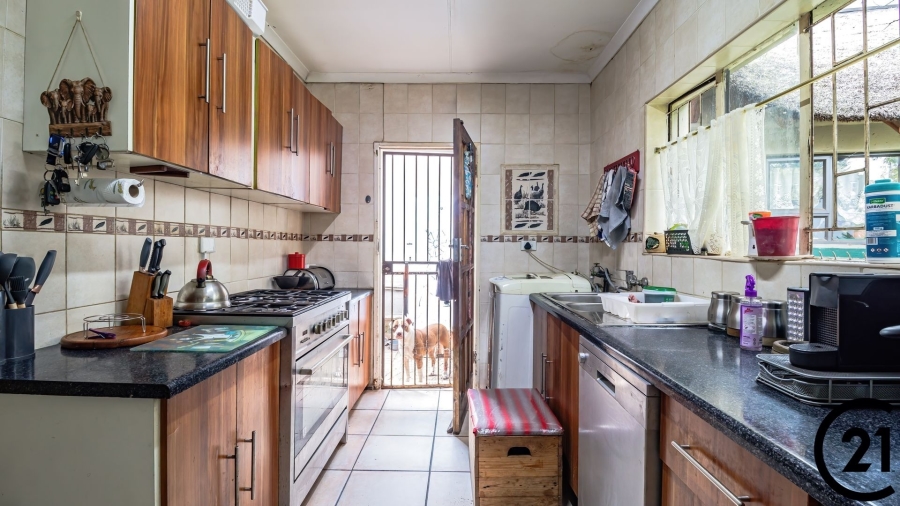 3 Bedroom Property for Sale in Crystal Park Gauteng
